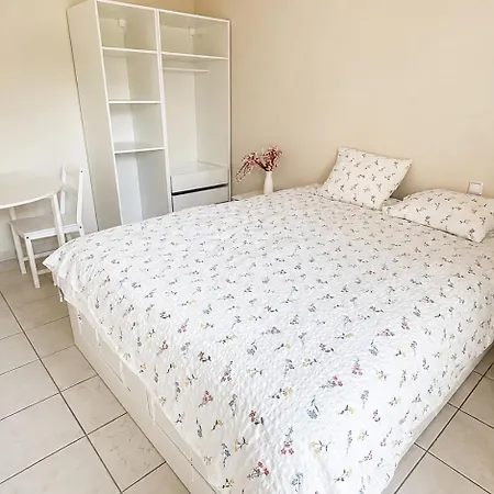 Spacious Newly Furnished Near Luxembourg Apartman Bertrange