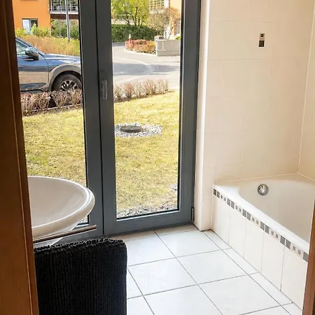 Spacious Newly Furnished Near Luxembourg